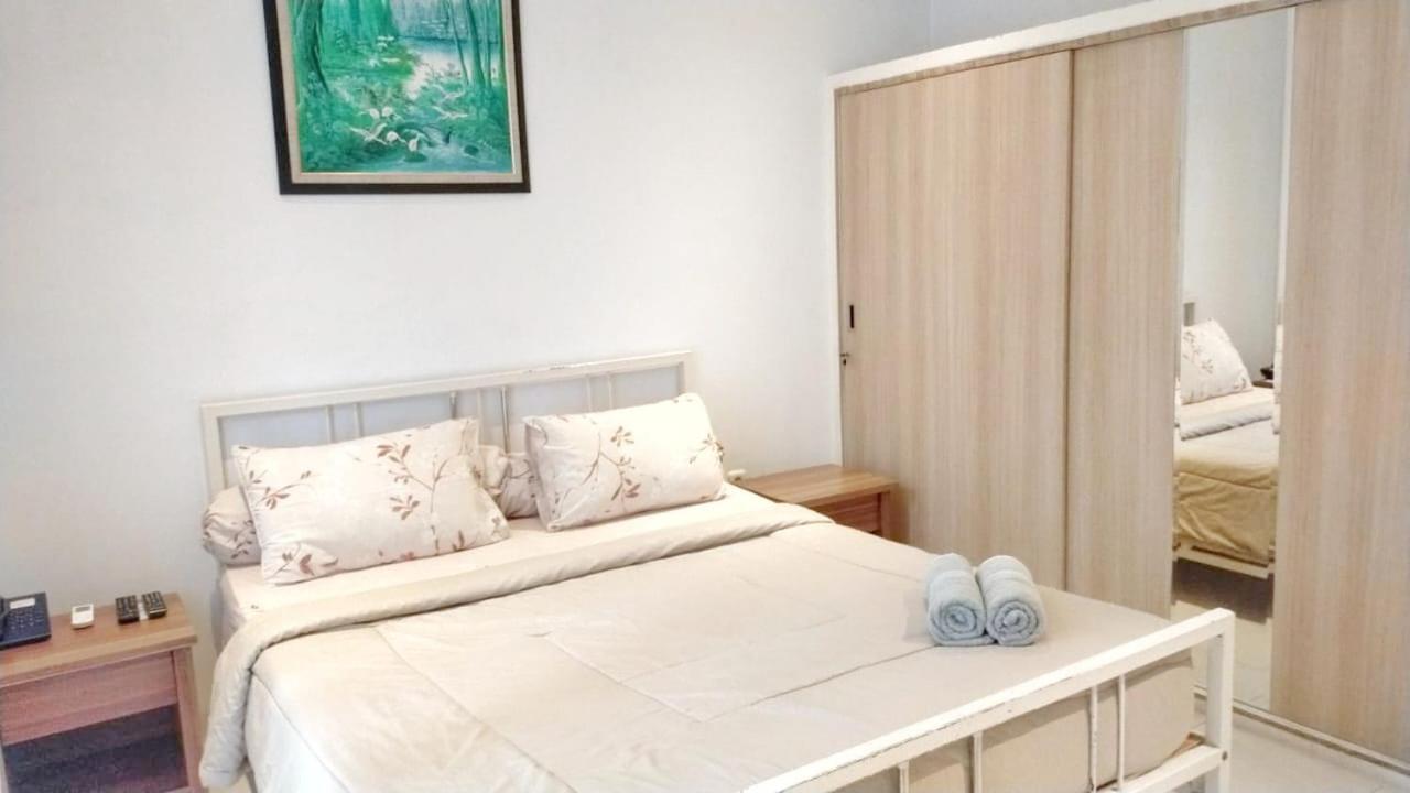 Sun Rise House Hotel Jakarta Kamer foto
