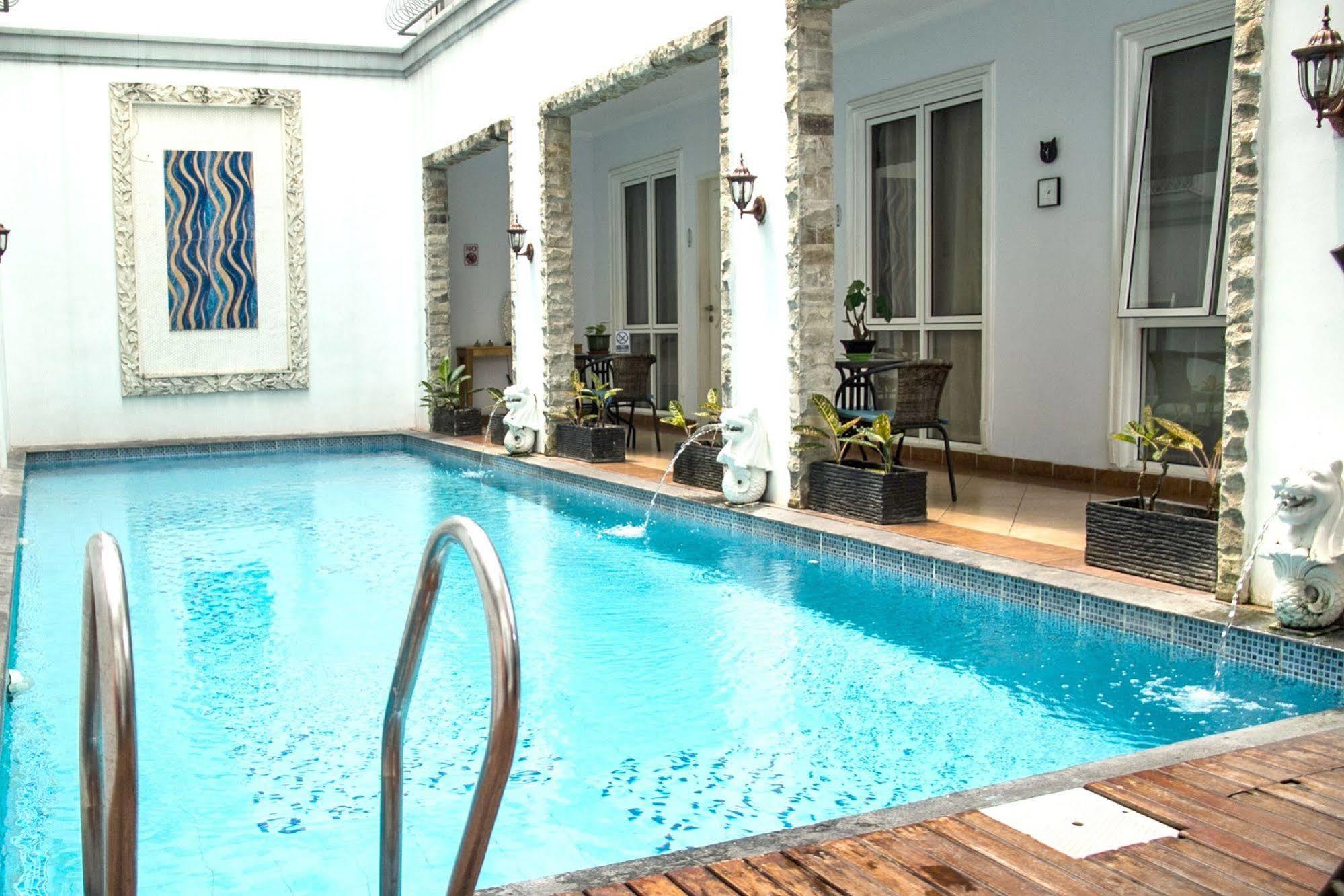 Sun Rise House Hotel Jakarta Buitenkant foto